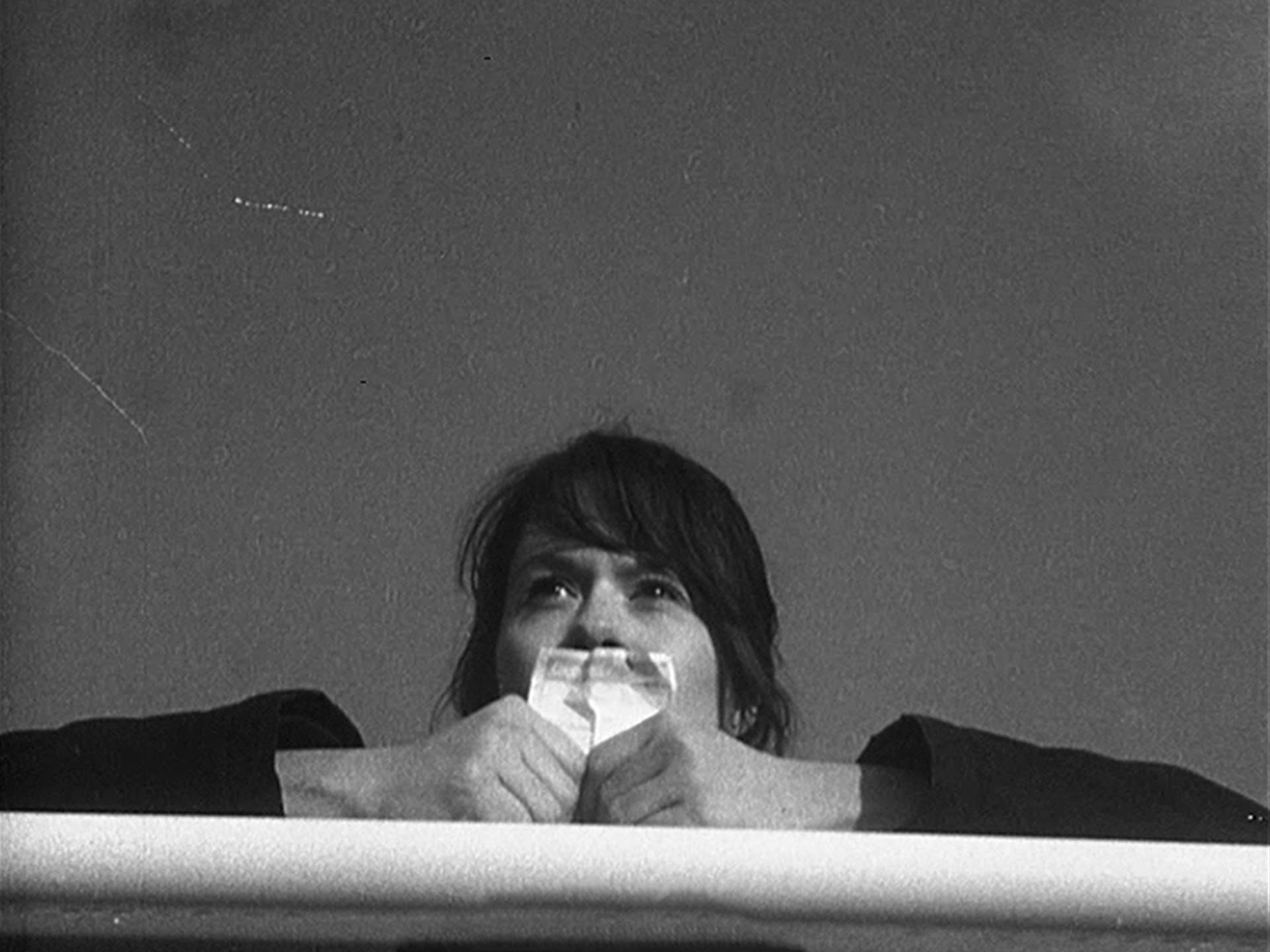 Directed by Alex Watson. DOP Arturs Sulbergs / Artūrs Šulbergs. Short fiction film Blinders (2016). Made at UCA Film school / University for the Creative Arts. Shot on 16mm Kodak film on Bolex.