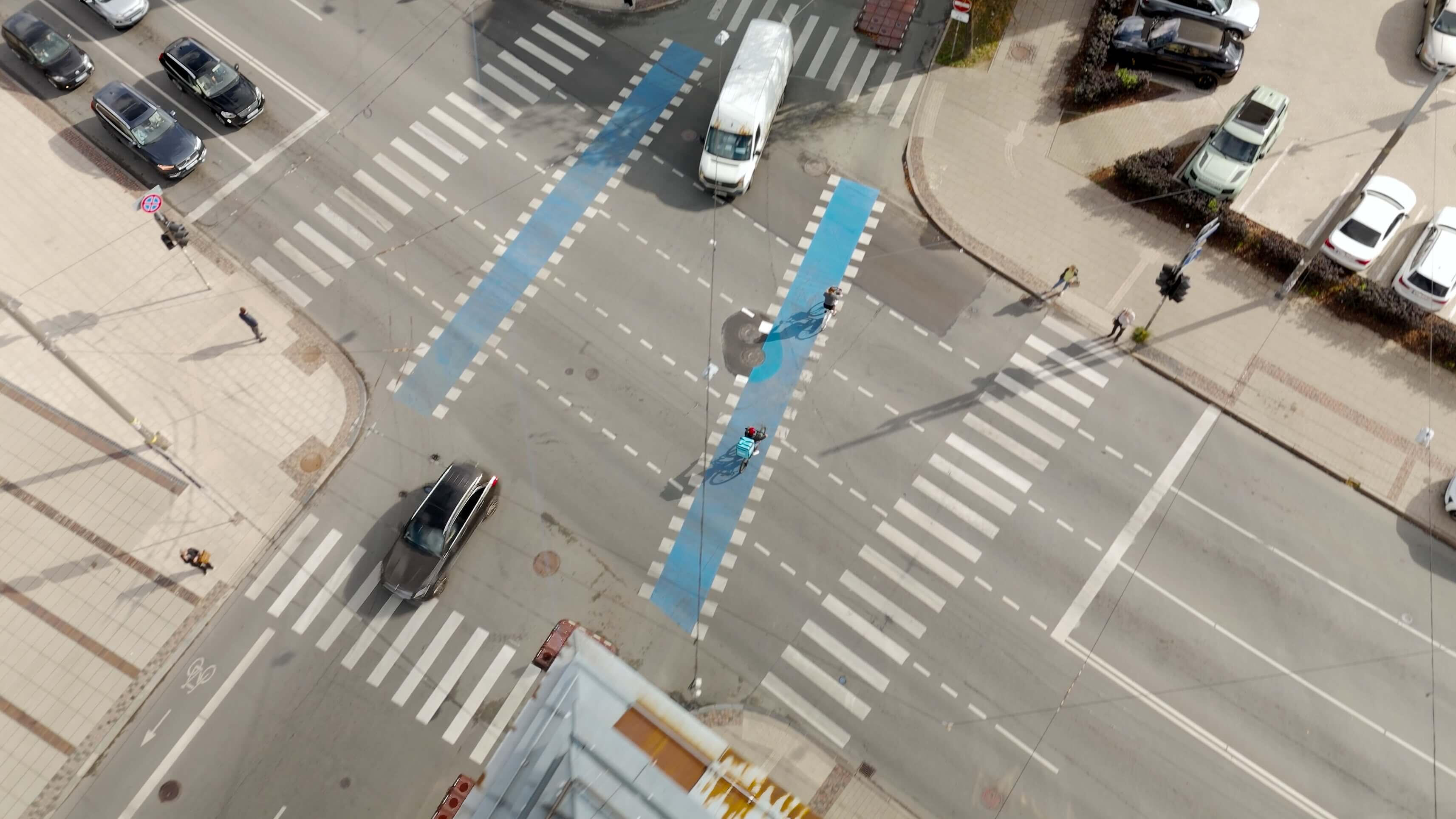 A passionate group of volunteers - architects, urban planners, students and more - have come together through Pilsēta cilvēkiem, an association dedicated to advocating for better infrastructure for pedestrians, cyclists and all road users. DOP Artūrs Šulbe