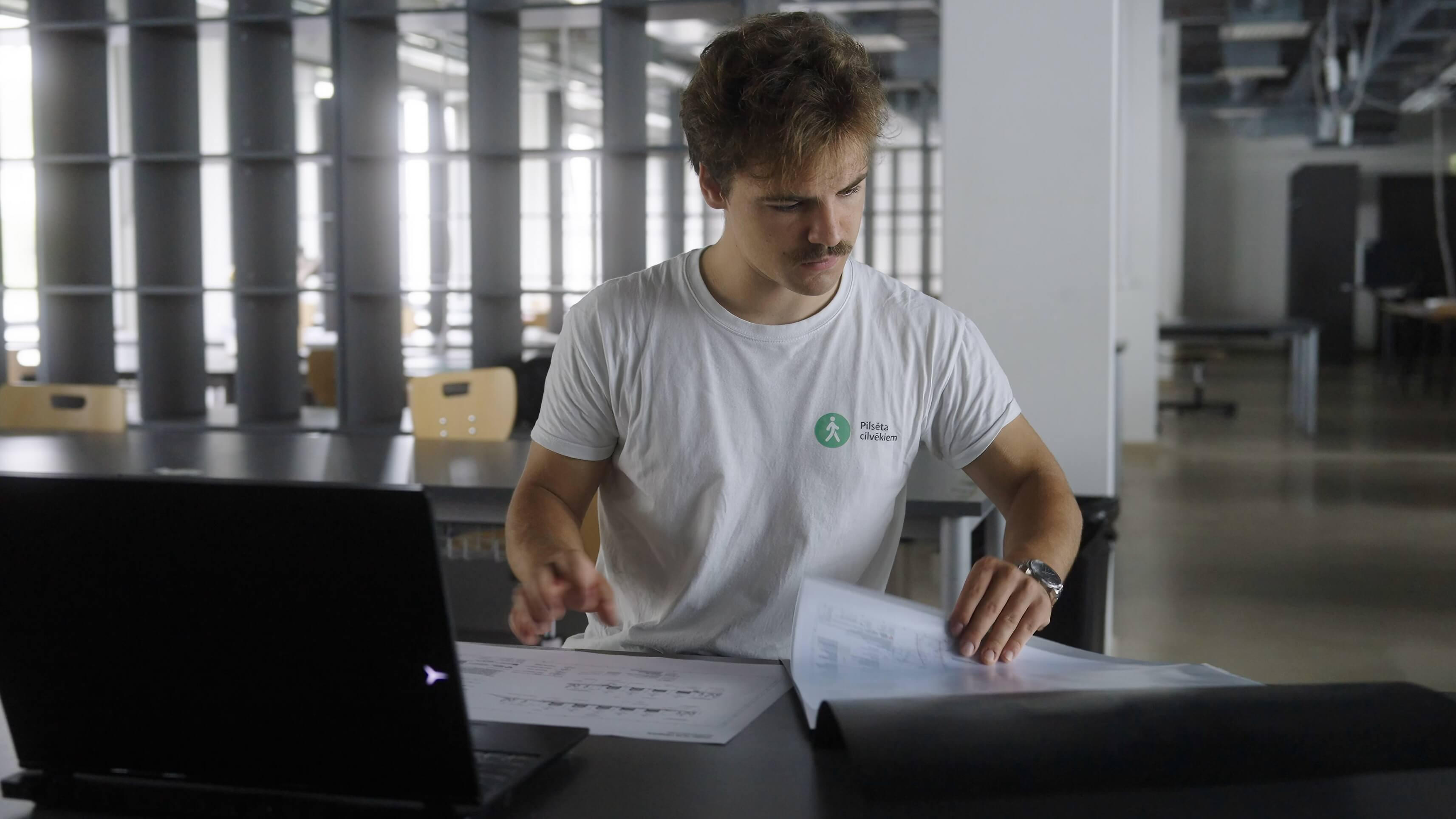 A passionate group of volunteers - architects, urban planners, students and more - have come together through Pilsēta cilvēkiem, an association dedicated to advocating for better infrastructure for pedestrians, cyclists and all road users. DOP Artūrs Šulbe