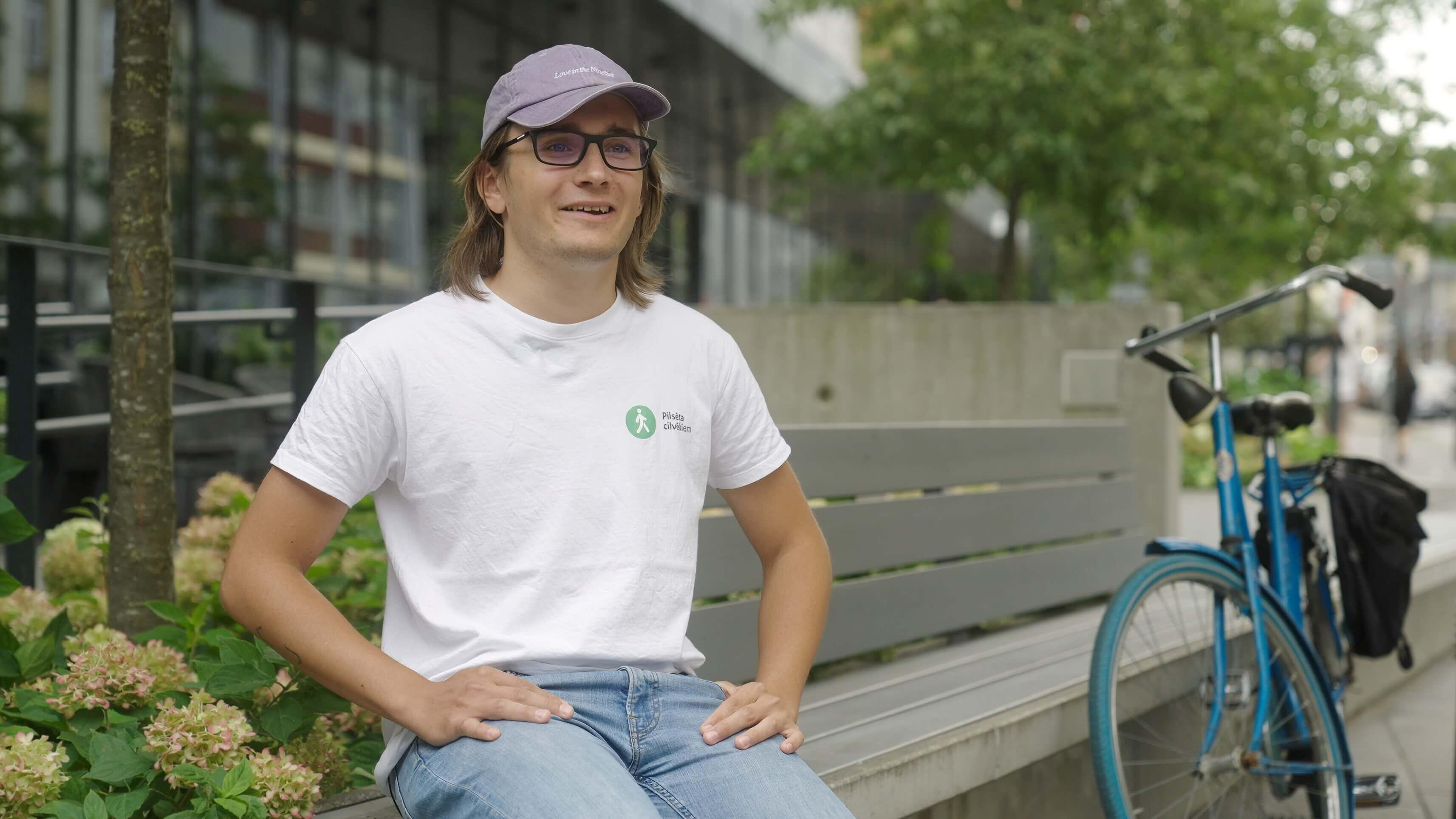 A passionate group of volunteers - architects, urban planners, students and more - have come together through Pilsēta cilvēkiem, an association dedicated to advocating for better infrastructure for pedestrians, cyclists and all road users. DOP Artūrs Šulbe